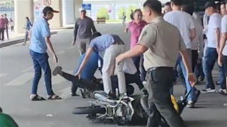 Khống chế 2 thanh niên “thông chốt” an ninh sân bay