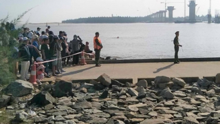 Xe máy lao xuống biển, 3 thiếu niên thương vong