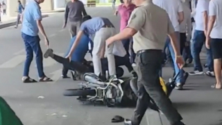 Xử phạt hai thiếu niên “thông chốt” an ninh sân bay