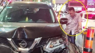 Tài xế ô tô có dấu hiệu say xỉn tông 2 lần liên tiếp vào xe máy