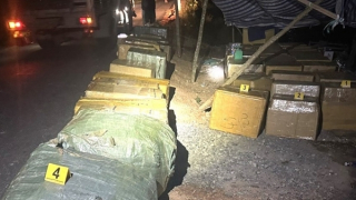 Phát hiện hàng tấn pháo lậu vận chuyển từ Campuchia vào Long An