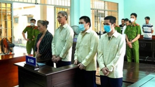 Chặt ngón tay chủ thầu công trình để đòi tiền thi công