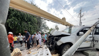 Ô tô “điên” đâm tử vong người đi xe máy dừng đèn đỏ