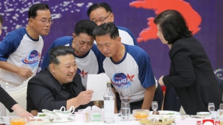 Triều Tiên "ăn mừng" vụ phóng vệ tinh thành công