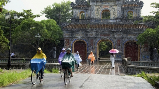 Miền Trung và Nam Bộ trời mưa giông