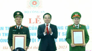 Bộ Công an đón nhận Thư khen của Thủ tướng Chính phủ về thành tích trong phòng, chống ma túy