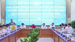 Tháo gỡ khó khăn, phân cấp, phân quyền tối đa để phát triển TP Hồ Chí Minh