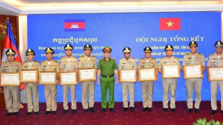 Khen thưởng nhiều tập thể, cá nhân xuất sắc trong đấu tranh tội phạm tuyến biên giới