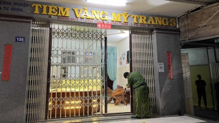 Hai đối tượng dùng súng cướp tiệm vàng ở Trà Vinh