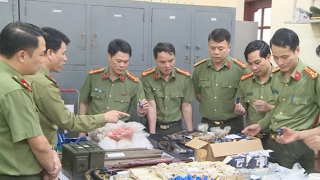 Tiêu hủy trên 20 khẩu súng và gần 600 viên đạn