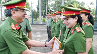 Công an Trà Vinh khen thưởng 23 tập thể, cá nhân thực hiện Chiến dịch “90 ngày đêm”
