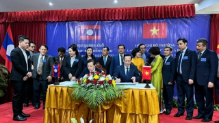 Việt Nam và Lào mở rộng hợp tác trong lĩnh vực lao động xã hội