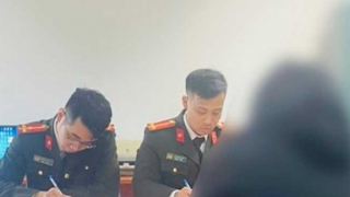 Bị phạt vì bịa chuyện người lạ phát kẹo chứa ma tuý trước cổng trường