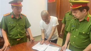 Cạo trọc đầu rồi xưng tên “Thích Tâm Phúc”, lừa đảo bằng sổ đỏ giả