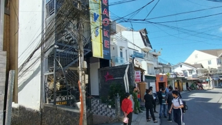 Mâu thuẫn tiền "bo" tiếp viên, côn đồ đâm khách hát karaoke tử vong