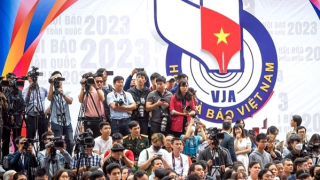 Bộ TT&TT đề nghị tháo gỡ vướng mắc về cơ chế tài chính cho cơ quan báo chí