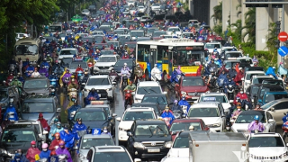 Tổ chức giao thông bất cập, nhiều tuyến đường ở Hà Nội ùn tắc nghiêm trọng