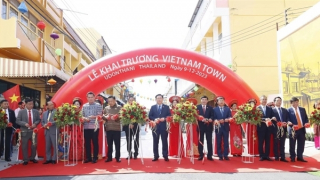Chủ tịch Quốc hội khai trương Phố Việt Nam tại Udon Thani của Thái Lan