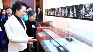 Phu nhân Bành Lệ Viên ấn tượng với những tấm gương phụ nữ Việt Nam