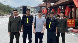 Bàn giao đối tượng truy nã người Trung Quốc