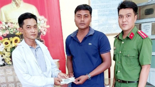 Nhặt được 26 triệu đồng, mang đến Công an nhờ tìm người trả lại