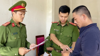 Bị ép vay nóng với lãi suất đến 1.284%/năm để trả nợ cũ