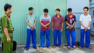 Tạm giữ 5 đối tượng chặn đường đánh người, cướp tài sản