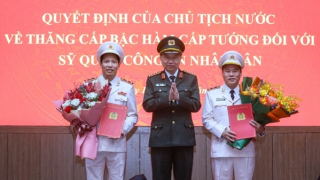 Trao quyết định thăng cấp bậc hàm Trung tướng đối với 2 đồng chí Thứ trưởng Bộ Công an