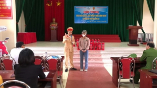 Tuyên truyền đảm bảo an toàn giao thông cho các lái xe, chủ doanh nghiệp vận tải