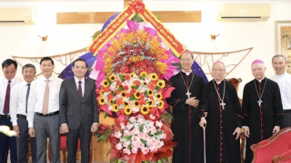 Phó Thủ tướng Trần Lưu Quang thăm, chúc mừng Giáng sinh tại Đồng Nai