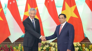Thủ tướng Singapore: Việt Nam đạt kết quả kinh tế ấn tượng