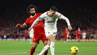 Bị MU cầm hoà, Liverpool mất ngôi đầu bảng