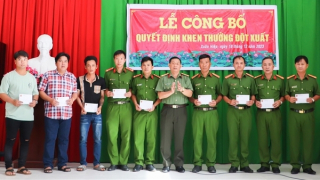 Khen thưởng các tập thể, cá nhân truy bắt nhóm giả danh Công an để cướp tài sản