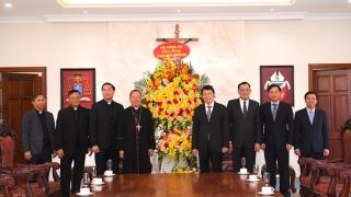 Lãnh đạo Bộ Công an chúc mừng các chức sắc, tín đồ Công giáo và Tin lành nhân Lễ Giáng sinh