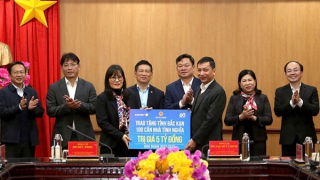 Tập đoàn Bảo Việt hỗ trợ tỉnh Bắc Kạn 5 tỷ đồng xây dựng 100 căn nhà tình nghĩa