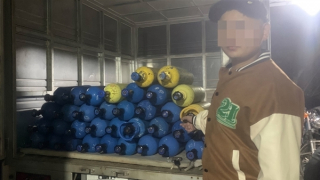 Trên đường chở “khí cười” đi tiêu thụ thì bị "tóm"