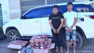 Vận chuyển 52 hộp pháo với cước phí 7,5 triệu đồng