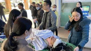 Huy động bác sĩ giỏi cấp cứu cho 11 học sinh bị thương do sập trần lớp học