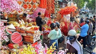 Cảnh báo mức chi tiêu hạn hẹp cho Tết Nguyên đán 2024