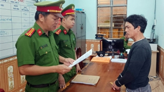 Đón đường để cướp, hiếp dâm người yêu cũ