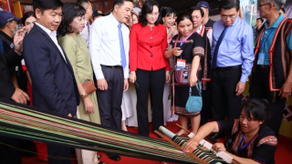 Đưa làng nghề vào triển lãm