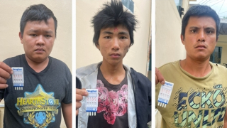 Bắt nhóm đối tượng ma túy thủ súng trong người