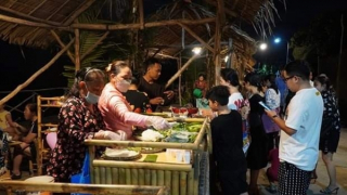 Độc đáo những phiên chợ quê ở vùng sông nước Cửu Long