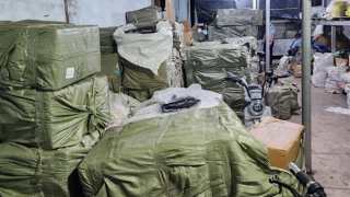 Phát hiện số lượng lớn phụ tùng, máy móc và thực phẩm chức năng nhập lậu