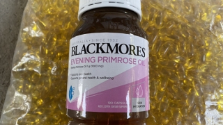 Phát hiện 40 tấn mỹ phẩm, thực phẩm chức năng giả, phải dùng 26 xe tải để chở