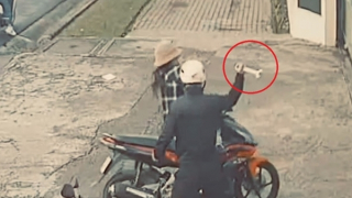 Bắt hai đối tượng đánh người phụ nữ trước cổng trường, nghi liên quan đến khoản vay 30 tỷ