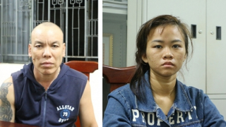 Cặp vợ chồng bán ma túy giấu súng trong nhà