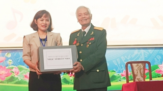 Tiếp nhận nhiều tài liệu quý của Nhạc sĩ Doãn Nho