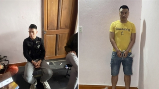 Đi xin việc bị bắt giữ, đánh đập và lấy điện thoại