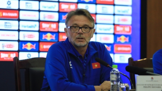 HLV Philippe Troussier nói gì về "cơn bão chấn thương" của ĐTQG Việt Nam